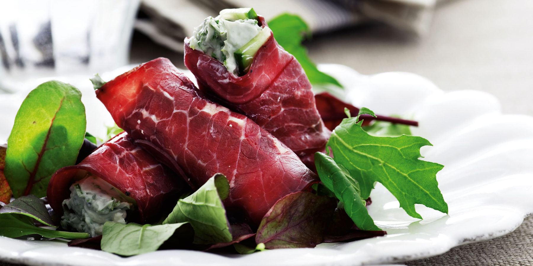 Bresaolaruller med gorgonzolacreme