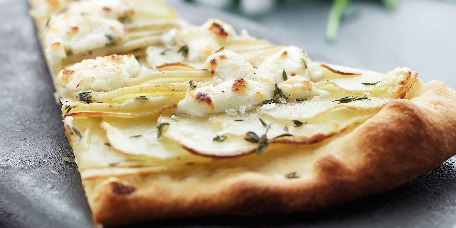 Kartoffelpizza med gedeost - Lactalis Foodservice